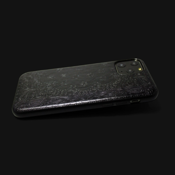 【iPhone16pro/15/14/13/13mini/12~】特殊エンボス加工レザーケースカバーペイズリー×ブラック 20枚目の画像