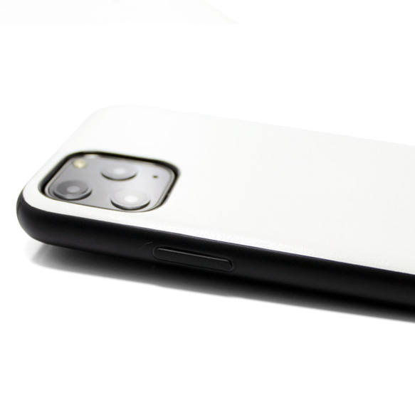 【iPhone15/14pro/13/13mini/12/11~】レザーケースカバー（オフホワイト）赤リンゴ　シンプル 7枚目の画像