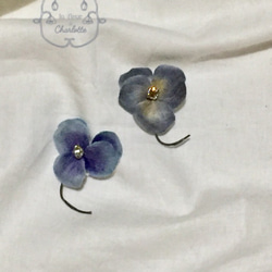 染花✳︎ビオラのブローチ［ブルー］ 2枚目の画像