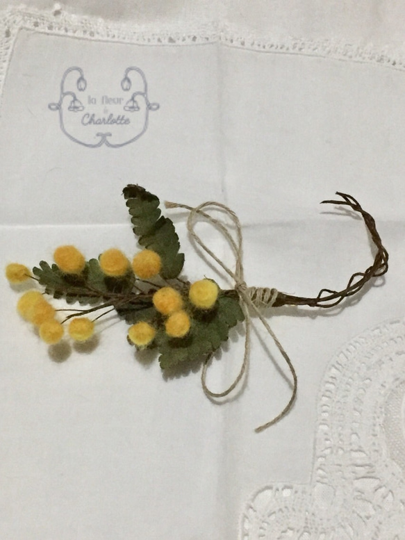 染花✳︎ミモザのブローチ 3枚目の画像