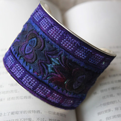 レア この手縫の刺繍がいい 中国貴州省 ミャオ族の子おい布 古布 レア この手縫の刺繍がいい 中国貴州省 ミャオ族の子おい