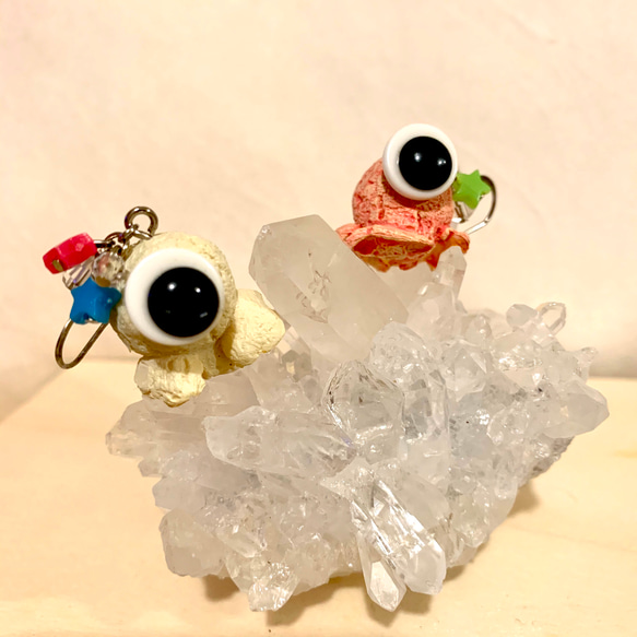 Monster eyeball Popcorn earring 眼睛爆谷妖怪耳環 第3張的照片