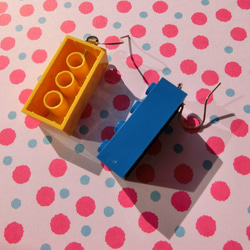 lego earring playful style 第4張的照片