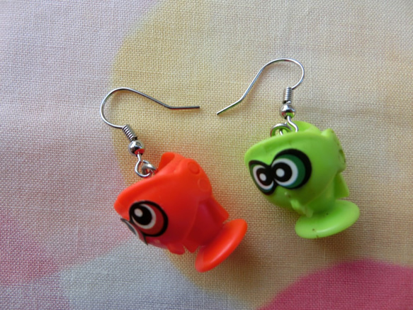 Vintage fishing toy game geekery toy fish earring kawaii sty 第3張的照片