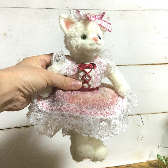 【毛糸の猫】ネコの女の子（ピンクドレス） 5枚目の画像