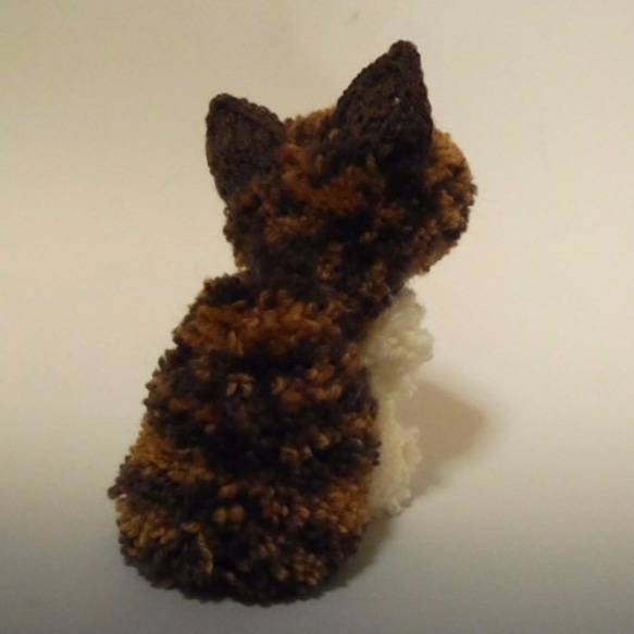 【毛糸の猫】子ネコ（茶白ミニ） 2枚目の画像