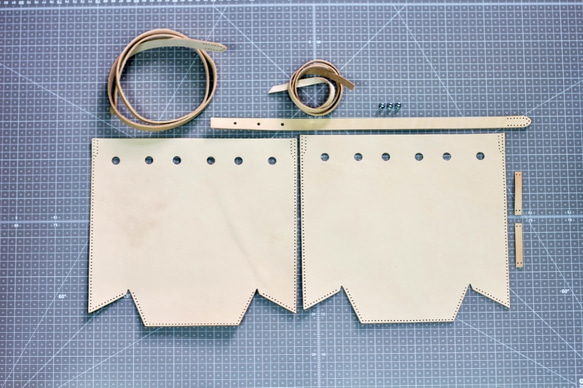 【穎川手創】DIY套組 極簡小水桶包真皮手做 簡單縫系列-原色(裁片有打孔) PKIT BS003 第3張的照片