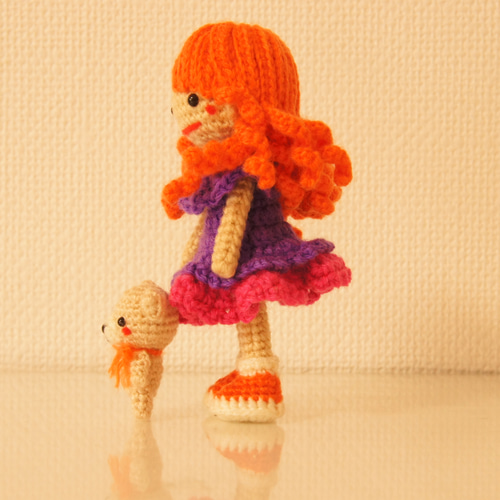 あみぐるみ＊ほっこり毛糸のお人形さん＊オレンジくるくるヘアの女の子