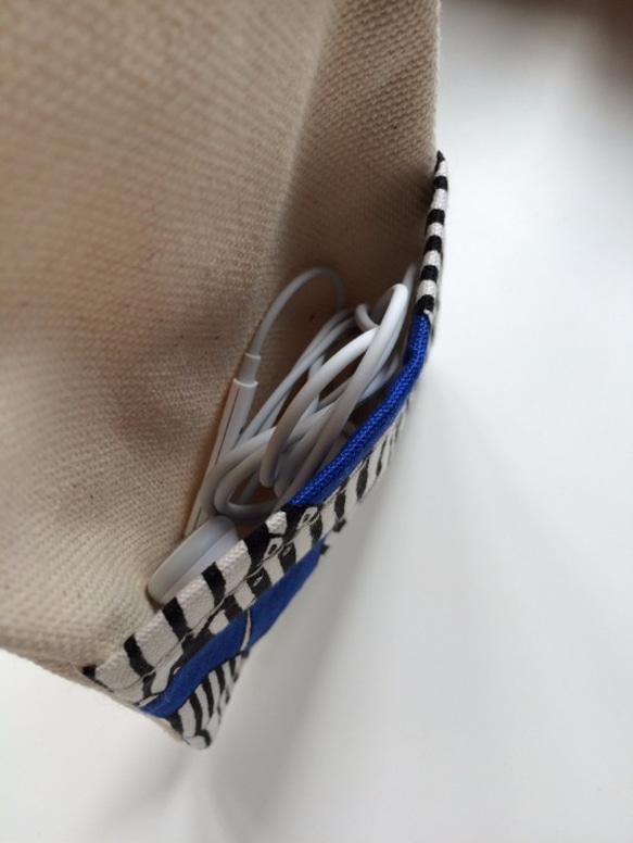 帆布と本革のシンプルスマホポーチ(小鳥さんブルー) 4枚目の画像