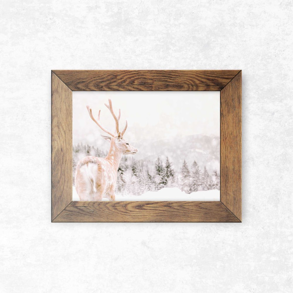 鹿、森と山と降る雪 2枚目の画像