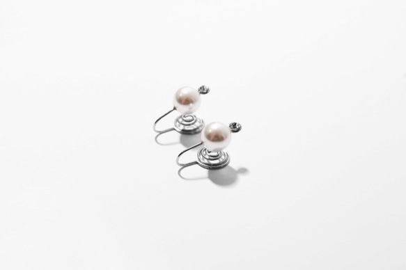 Swarovski Crystal Pearl Stainless Steel Earrings 3枚目の画像