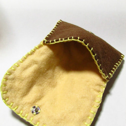 ハリネズミの刺繍入りコインケース 5枚目の画像