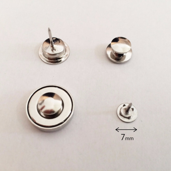 ベース7mm＊シルバー＊ブローチとスナップの進化形　どこにでも着脱できる新機能金具『スナップピアス』誕生！ 2枚目の画像