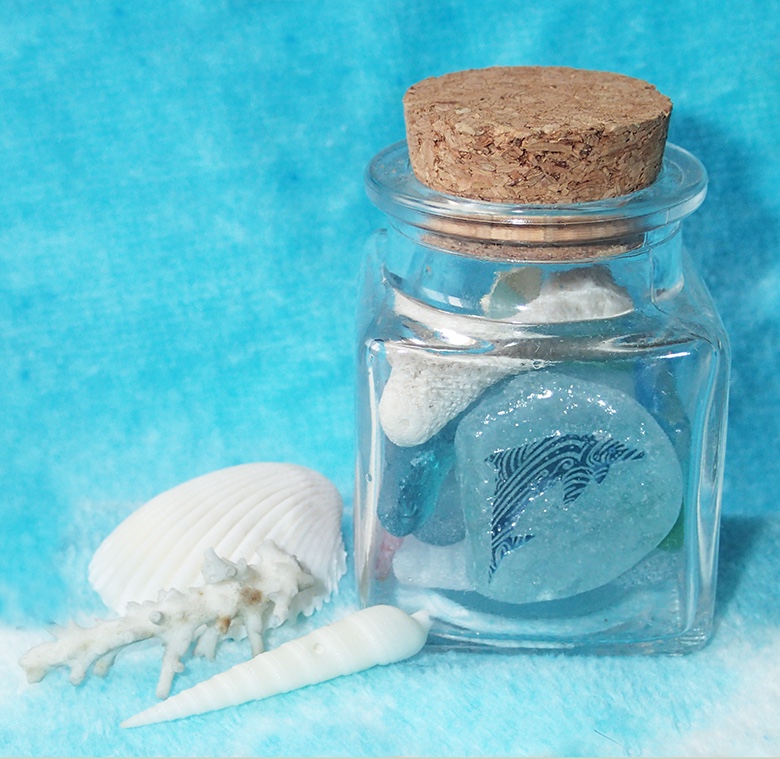 大型 氷山と青い海を泳ぐクジラの親子の群れ ヴィンテージ ステンドグラス 大型 氷山と青い海を泳ぐクジラの親子の群れ ヴィンテージ