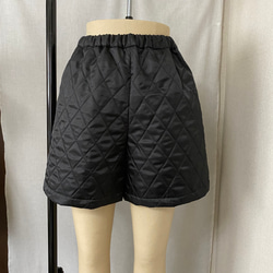 〈再販〉《送料無料》キルティング　スカートの様なショートパンツ 6枚目の画像