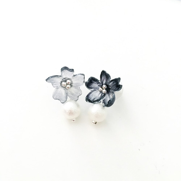 手工黑色和灰色半透明花珠首飾項鍊耳環飾有棉珍珠 第3張的照片