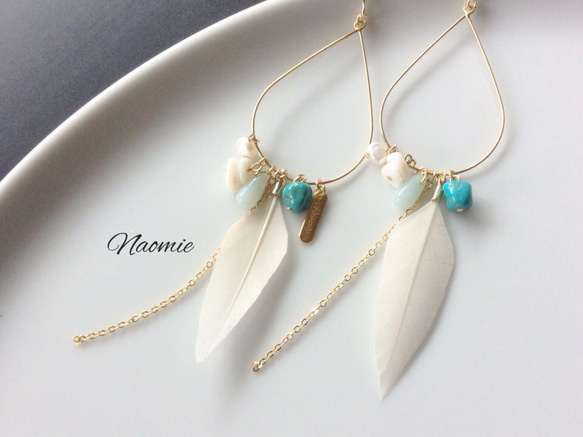 white.feather-turquoise＆shell-pierced.earring 1枚目の画像