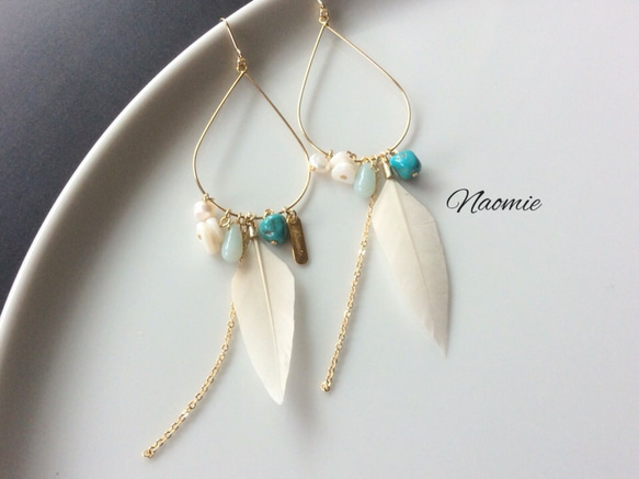 white.feather-turquoise＆shell-pierced.earring 3枚目の画像