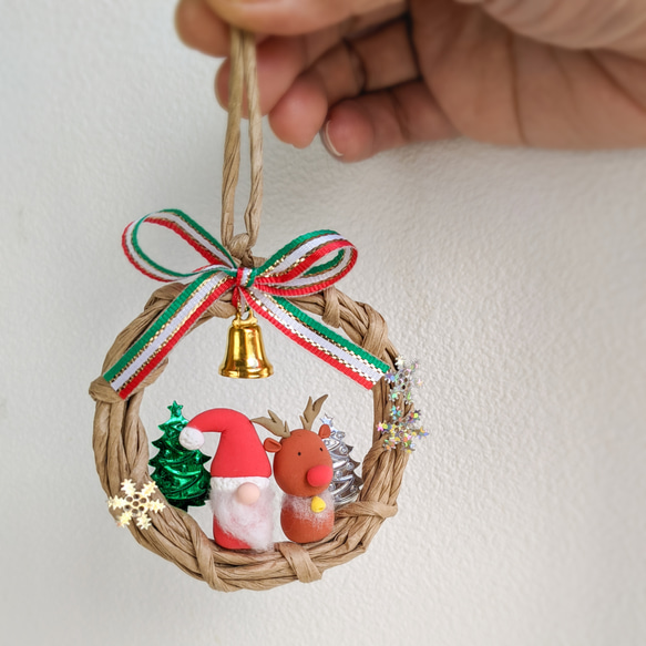 『Creema限定』サンタとトナカイの小さなクリスマス♥ Xmas飾り　ツリー　オーナメント　手編みリース　省スペース 2枚目の画像