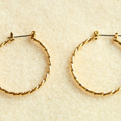 【La mouette】Party earrings_16時 1枚目の画像