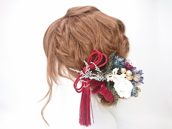 プリザローズと紫陽花とタッセルのヘッドドレス 成人式 2枚目の画像