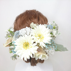 ガーベラと紫陽花のヘッドドレス ウェディング 成人式 卒業式 造花 ホワイト サムシングブルー ベージュ きれい 3枚目の画像