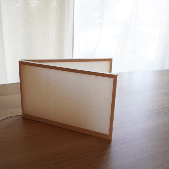 ビョウブ型テーブルライト『HIKARI BYOUB：Plainよこ』 6枚目の画像