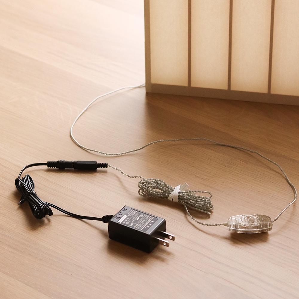 ビョウブ型　テーブルライト『HIKARI BYOUB：Calmたて』