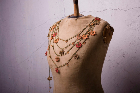 Oya lace necklace color leaf 第4張的照片