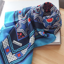 【スカーフが織りなす不思議な魔法】トルコ・オリエンタルスカーフ・ネイビーブルー 2枚目の画像