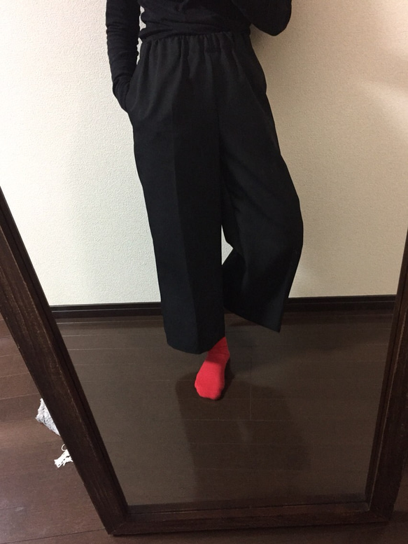 ウエストゴム ストレートパンツ モノクロ 2枚目の画像