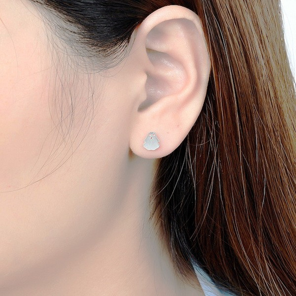 925純銀耳釘 幽靈不對稱拉絲耳環 Sterling silver cute spirit earrings 第3張的照片