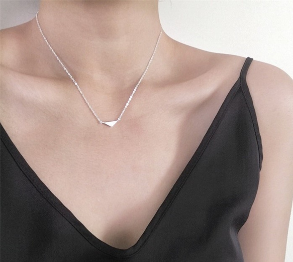 925純銀項鏈鎖骨鏈 素銀拉絲三角形 Sterling silver triangle neclace 第1張的照片