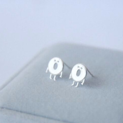 colorido925純銀可愛搞怪拉絲卡通小人耳釘Sterling Silver cutie ghost earring 第1張的照片