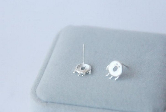 colorido925純銀可愛搞怪拉絲卡通小人耳釘Sterling Silver cutie ghost earring 第3張的照片