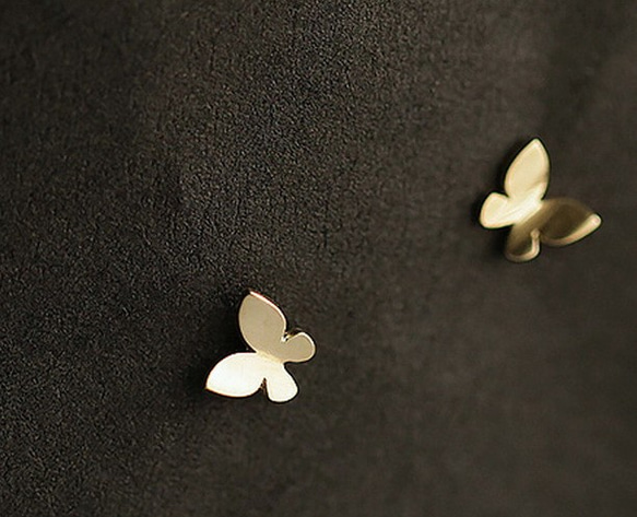 colorido 純正14K黃金光面迷你閃亮蝴蝶耳釘 real 14K gold butterfly earrings 第2張的照片