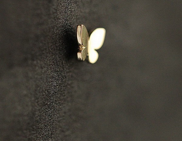 colorido 純正14K黃金光面迷你閃亮蝴蝶耳釘 real 14K gold butterfly earrings 第4張的照片