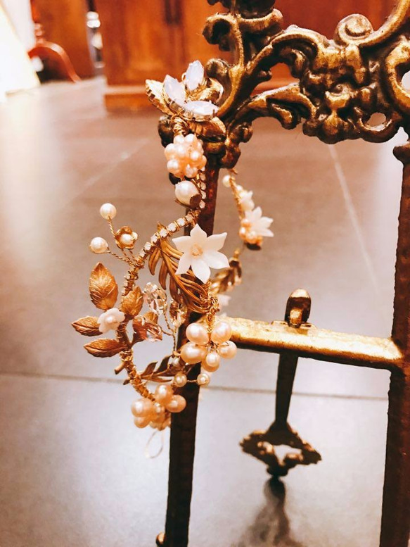 Dancing in the blossom Gold brass freshwater pearl headpiece 第4張的照片
