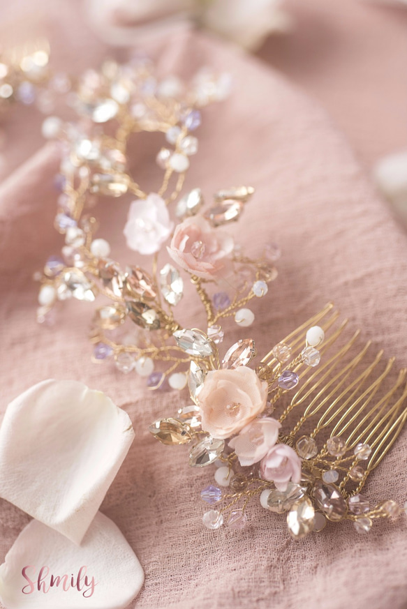 Dancing in the Blossom-Crezh Rhinestone and flower Headpiece 第3張的照片