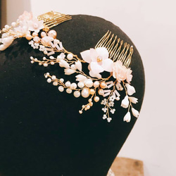 Dancing in the Blossom-Freshwater Pearl and flower Headpiece 第5張的照片