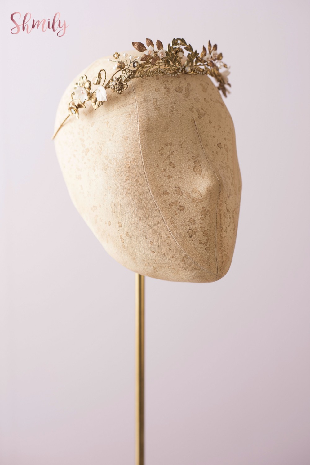 豪華なビクトリア朝の1920年代のヴィンテージ真鍮の花ティアラ