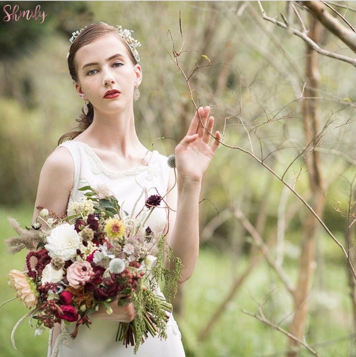 雨の粘土の花真鍮葉チェーンヘッドピースの結婚式の頭飾りのように自由奔放に生きます