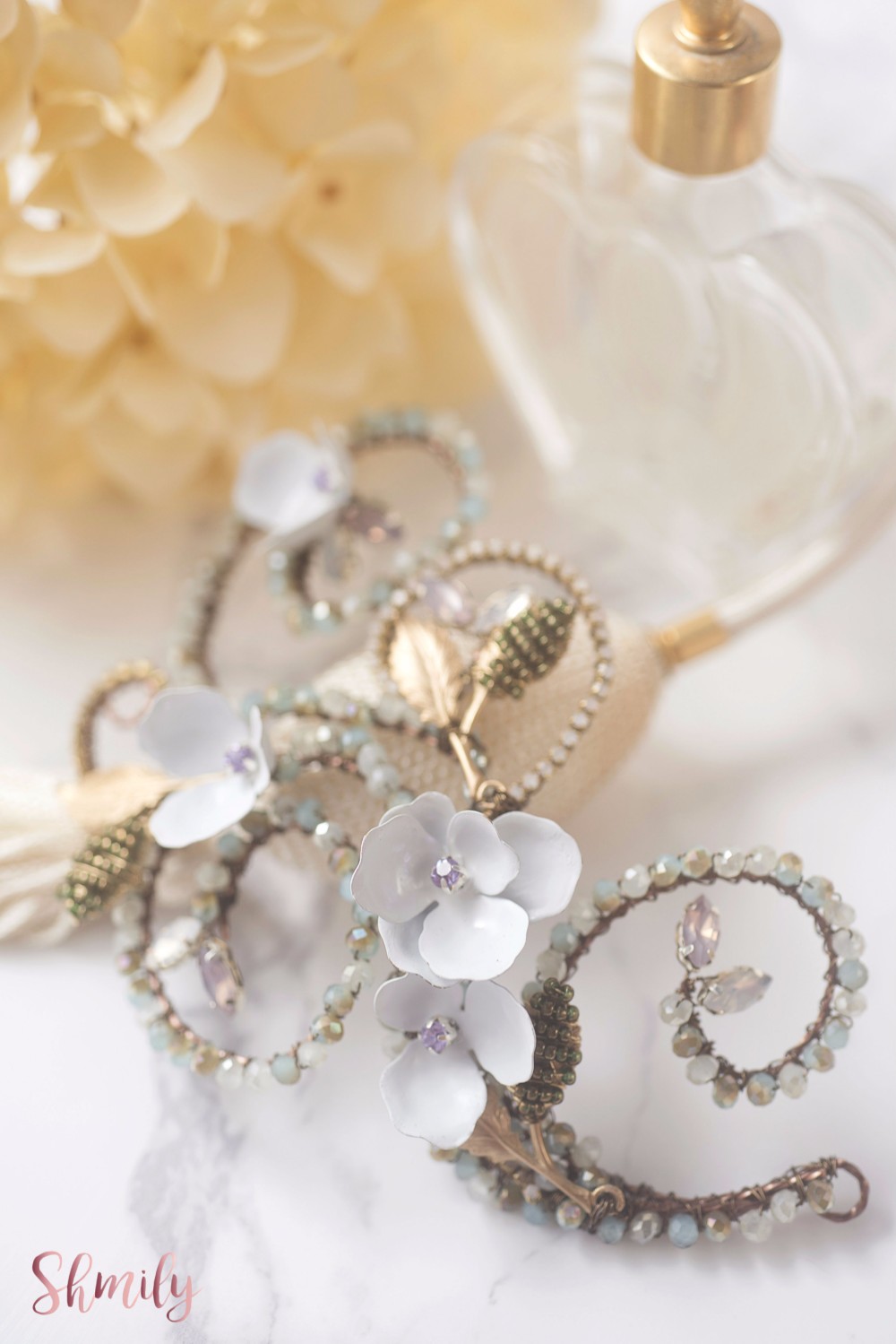 オリーブスワール--- オリーブ・ゴールデン葉スワールラインストーンのヘッドピース