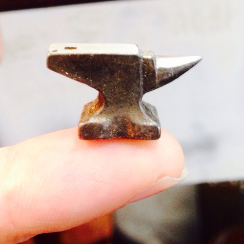 金床・アンビル 立体・オブジェ HINOKO 通販 3562165｜Creema(クリーマ)