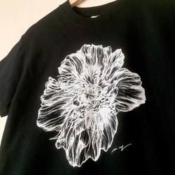 【Tシャツ】線画の花 （ブラックS） 2枚目の画像