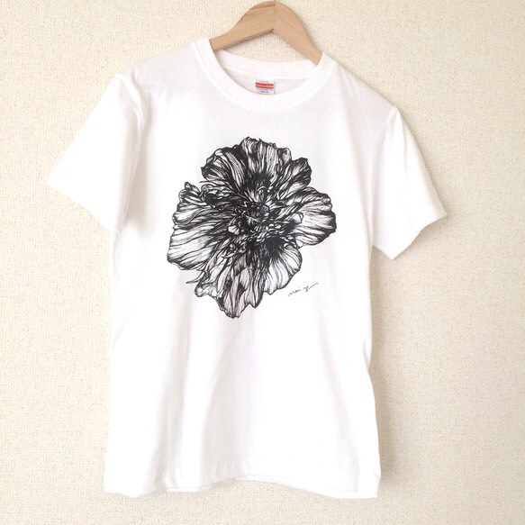 【Tシャツ】線画の花 （ホワイトS） 1枚目の画像