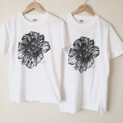 【Tシャツ】線画の花 （ホワイトS） 4枚目の画像