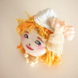 Doll　Brooch 2枚目の画像