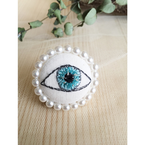 eye broach-瞳のブローチ 2枚目の画像