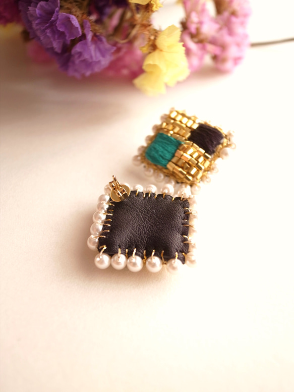 bijoux　pierce-スクエア型刺繍のピアス 2枚目の画像